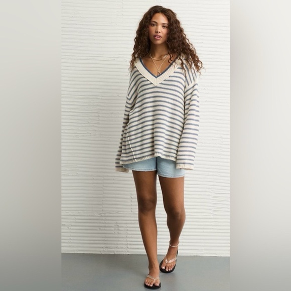 American Eagle Big Hug V-Neck Sweater, Size S, Blue & White striped, EUC